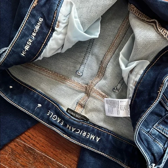 American Eagle Outfitters Next Level Stretch Jegging with Distressed Hem - Picture 3 of 3